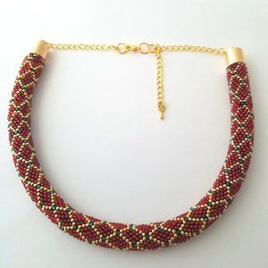 CROCHET 18" SEED BEAD NECKLACE.